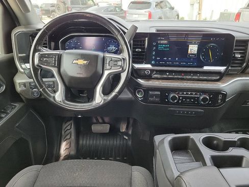 Used 2024 Chevrolet Silverado 3500 LT w/ Convenience Package image 17