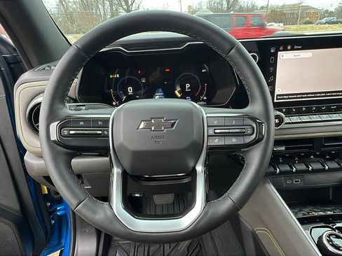 Used 2024 Chevrolet Colorado ZR2 w/ ZR2 Convenience Package III image 26