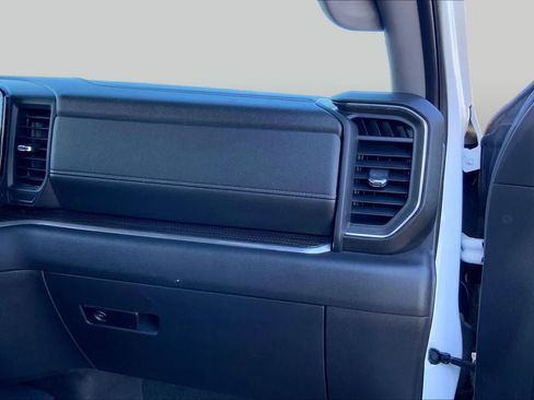 Used 2023 Chevrolet Silverado 1500 LT w/ Work Truck Package AWD/4WD image 18
