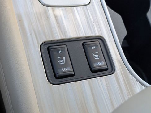 Used 2018 Nissan Murano SL w/ Moonroof Package image 12