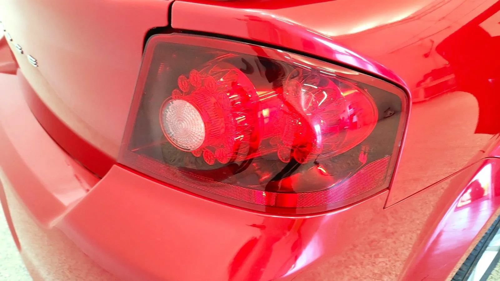 Used 2013 Dodge Avenger SE FWD image 31