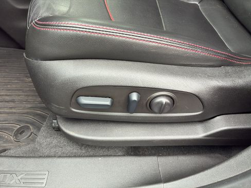Used 2022 Chevrolet Equinox RS w/ RS Leather Package FWD image 25