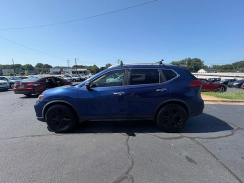 Used 2017 Nissan Rogue SV w/ SV Premium Package FWD image 4