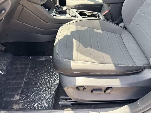 New 2026 Volkswagen Taos SE AWD/4WD image 15