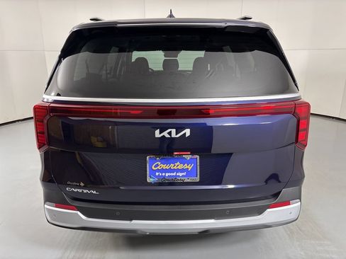 New 2026 Kia Carnival EX FWD image 7