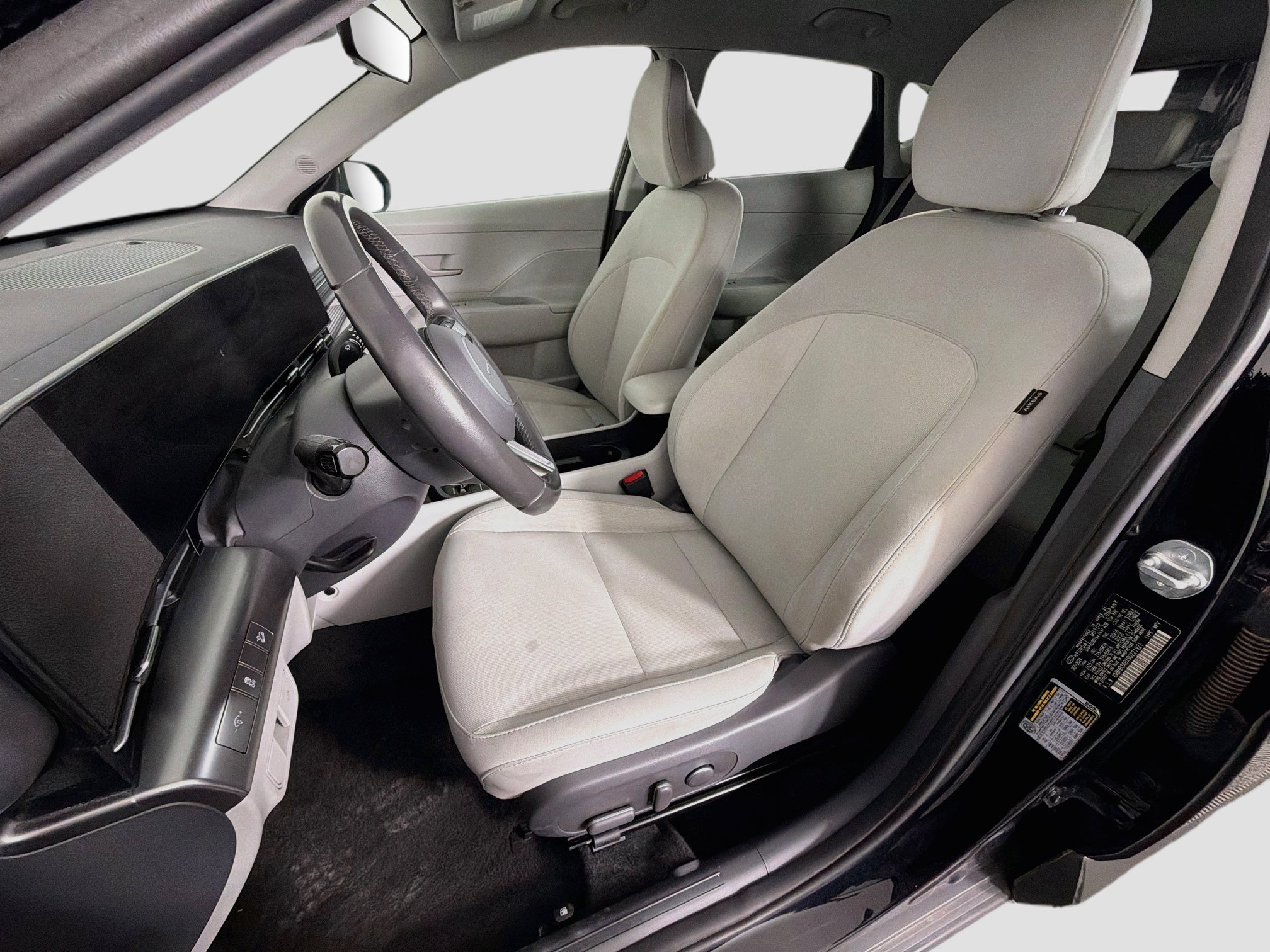 Used 2025 Hyundai Kona SEL FWD image 13
