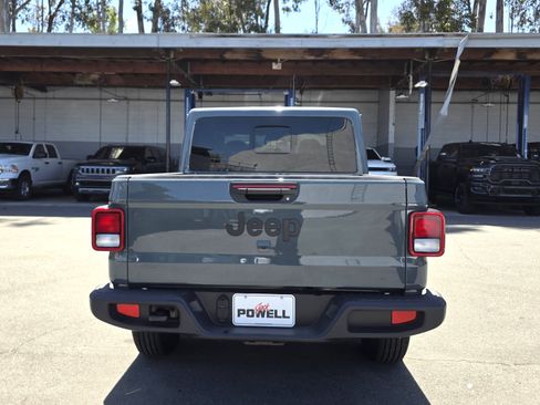 New 2026 Jeep Gladiator Sport AWD/4WD image 4