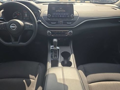 Certified 2025 Nissan Altima 2.5 S FWD image 14