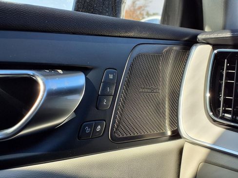 New 2026 Volvo XC60 B5 Ultra w/ Protection Package Premier image 18