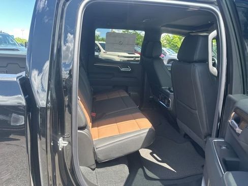 New 2026 Chevrolet Silverado 1500 High Country w/ LPO, Dark Essentials Package AWD/4WD image 29