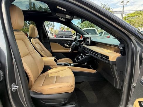 Used 2022 Lincoln Corsair Reserve w/ Luxury Package FWD image 18