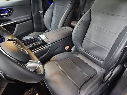 Certified 2025 Mercedes-Benz GLC 300 image 18