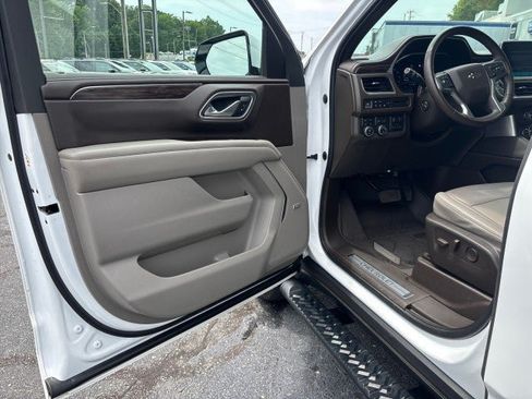 Used 2022 Chevrolet Tahoe Z71 w/ Off-Road Capability Package AWD/4WD image 9