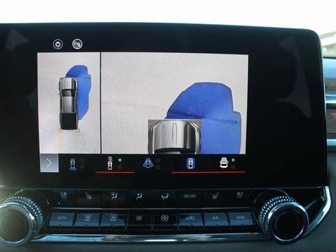 Used 2024 GMC Canyon Denali image 33