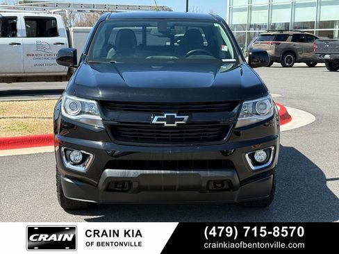 Used 2017 Chevrolet Colorado Z71 w/ Z71 Midnight Edition image 2