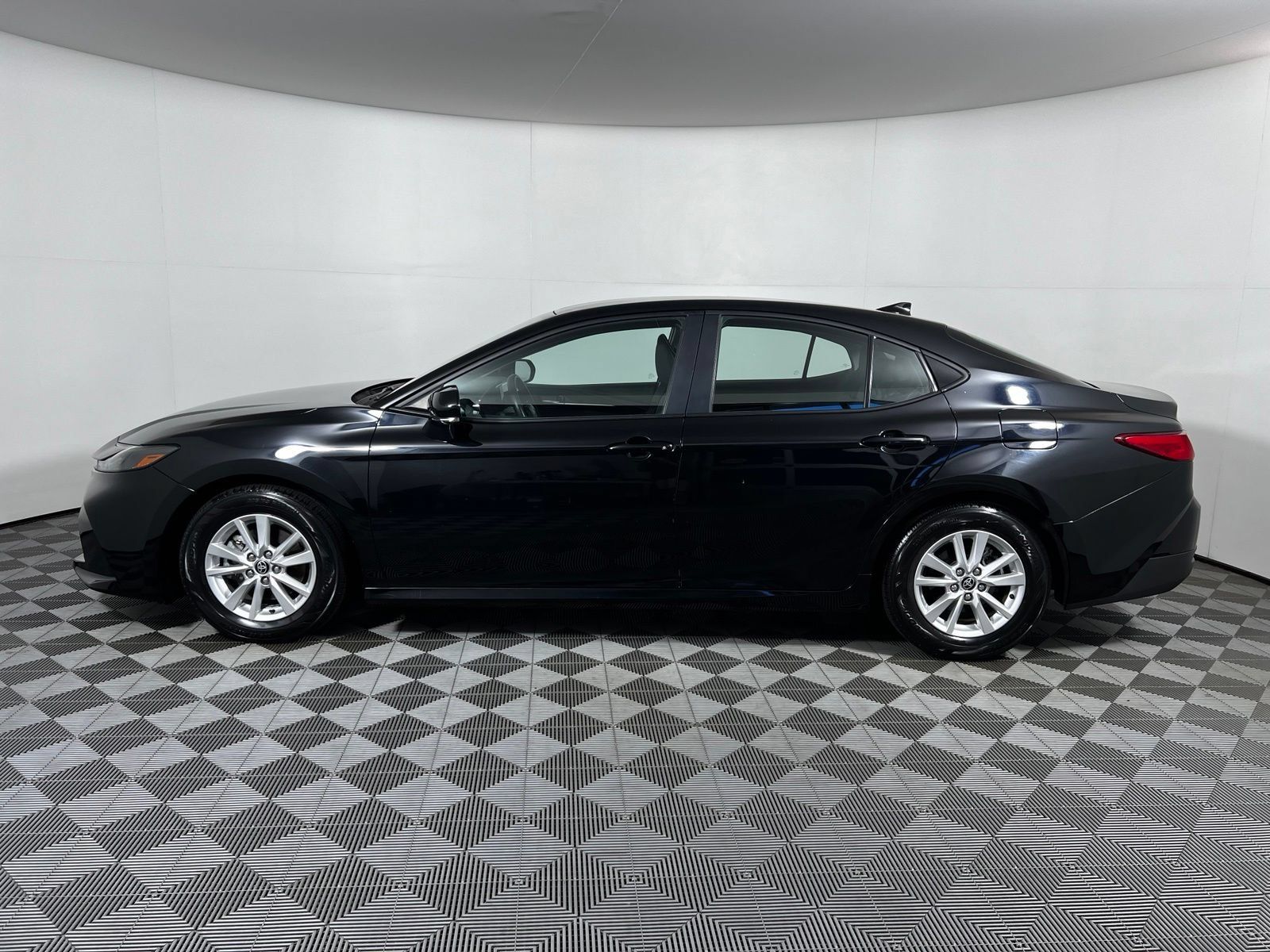 Certified 2025 Toyota Camry LE FWD image 8