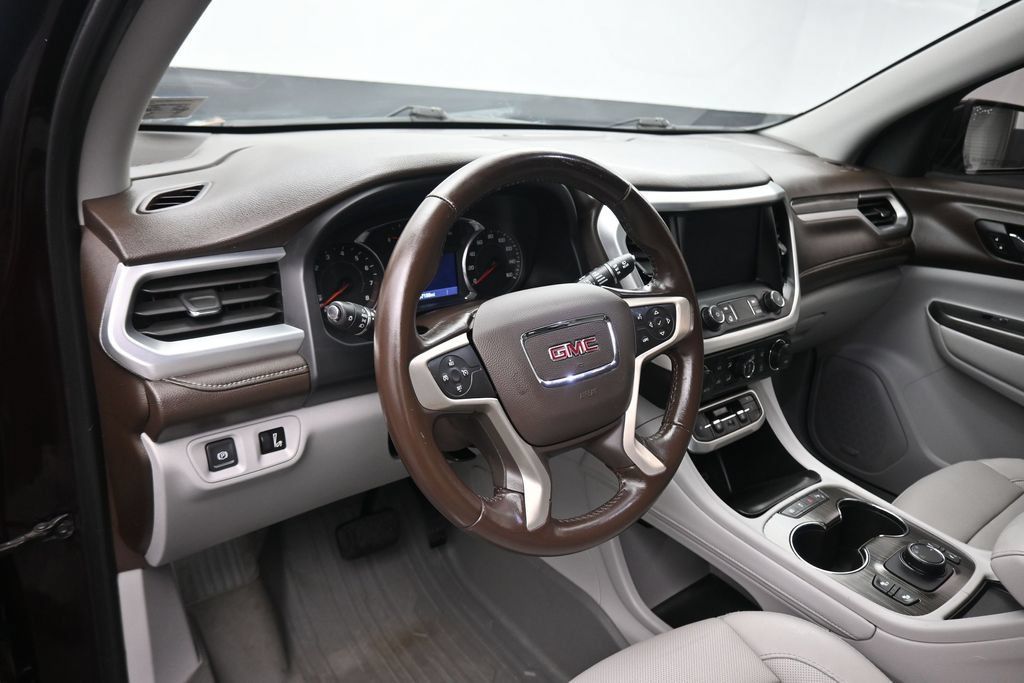 Used 2020 GMC Acadia SLT w/ Trailering Package FWD image 15