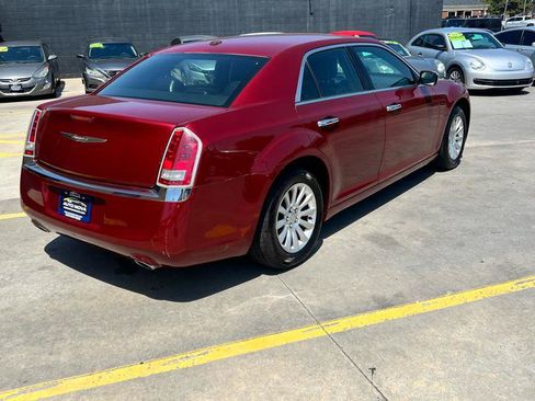Used 2011 Chrysler 300 Limited RWD image 10