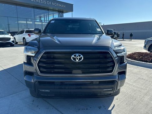 Used 2025 Toyota Sequoia SR5 image 10