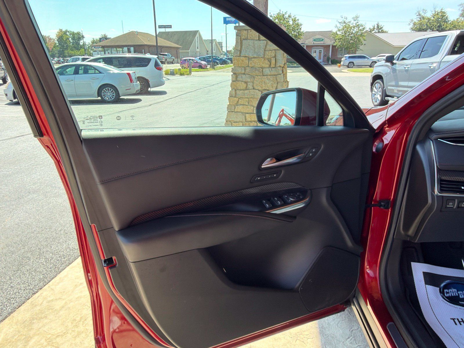 Used 2021 Cadillac XT4 Sport AWD/4WD image 9