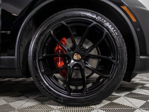 Used 2024 Porsche Macan 4 Electric image 40