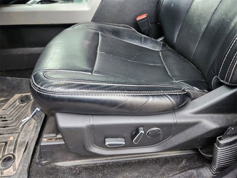 Used 2018 Ford F150 Lariat w/ Equipment Group 502A Luxury image 11