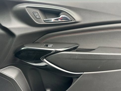 Used 2025 Chevrolet Trax RS w/ Driver Confidence Package image 21