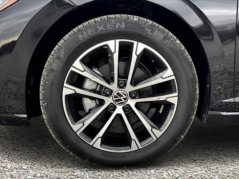 Used 2025 Volkswagen Jetta Sport image 8