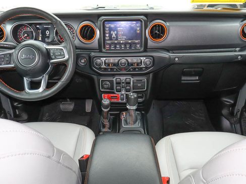 Used 2021 Jeep Gladiator Mojave AWD/4WD image 10