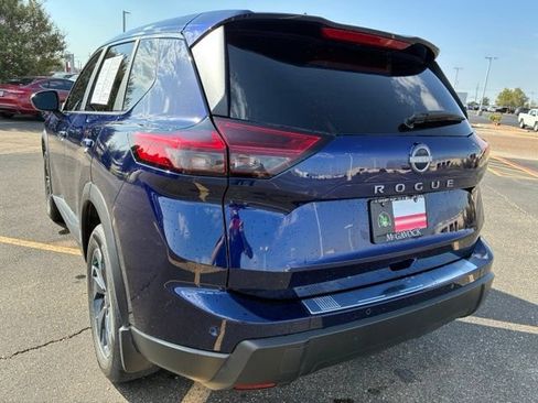 Certified 2025 Nissan Rogue SV FWD image 4