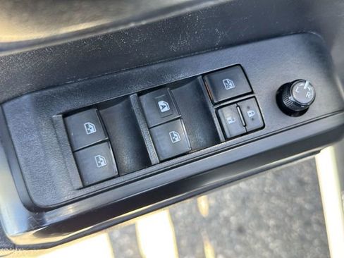 Used 2021 Toyota Tacoma SR image 22