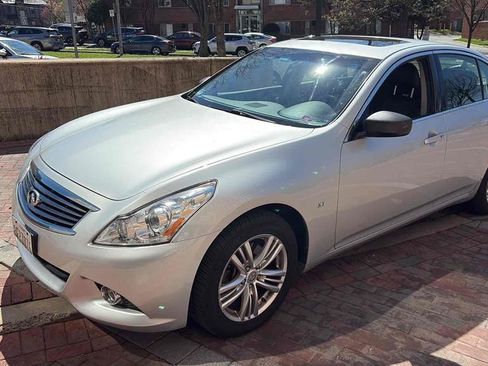 Used 2015 INFINITI Q40 AWD w/ Navigation Package image 7