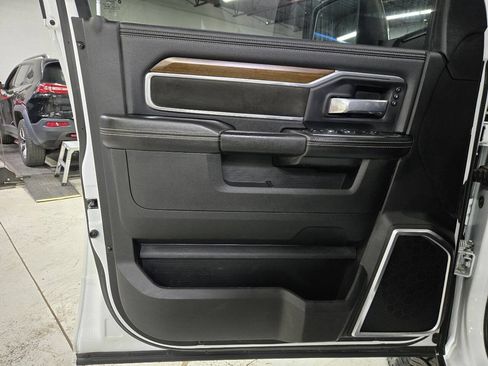 Used 2023 RAM 2500 Laramie AWD/4WD image 13