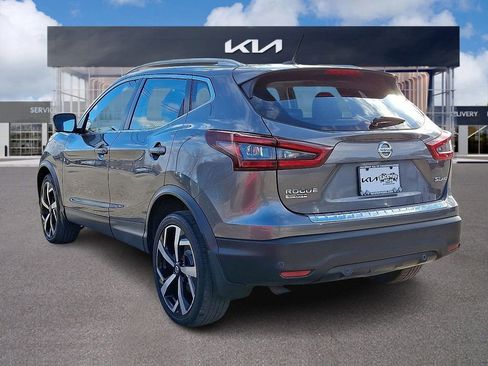 Used 2020 Nissan Rogue Sport SL w/ Premium Package image 4