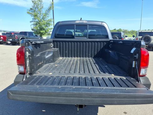 Used 2021 Toyota Tacoma SR w/ SR Convenience Package RWD image 15