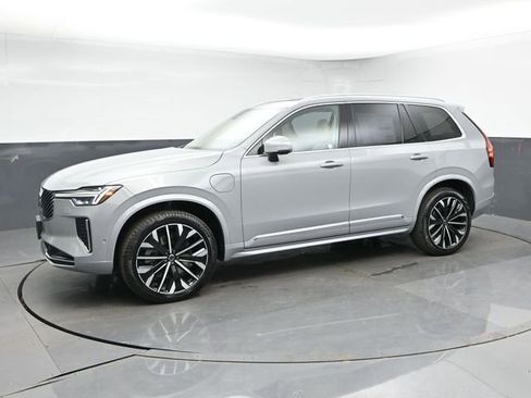 New 2026 Volvo XC90 T8 Ultra w/ Protection Package Premier AWD/4WD image 4
