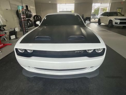 Used 2023 Dodge Challenger SRT Hellcat RWD image 2