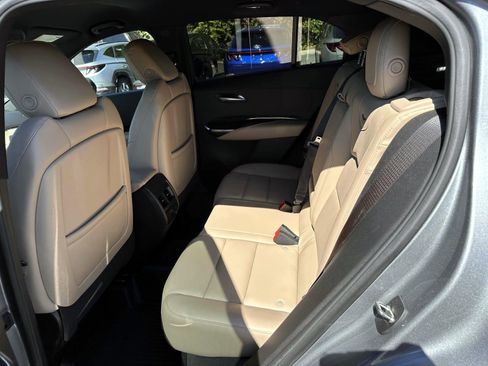 Used 2024 Cadillac XT4 Luxury w/ Cold Weather Package FWD image 12