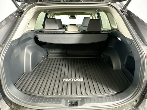 Used 2025 Toyota RAV4 XLE w/ Convenience Package image 30