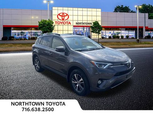 Used 2018 Toyota RAV4 XLE w/ Plus Extra Value Package AWD/4WD image 10