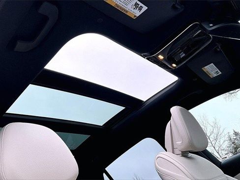 Certified 2025 Mercedes-Benz GLC 300 4MATIC image 30