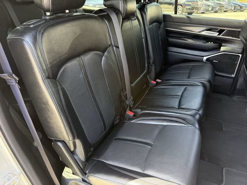 Used 2024 Jeep Wagoneer Series II w/ Flexible Seating Group RWD image 27