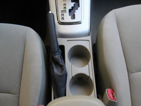 Used 2012 Toyota Corolla LE FWD image 16