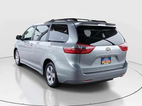 Used 2020 Toyota Sienna LE image 7