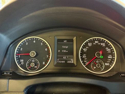 Used 2017 Volkswagen Tiguan Sport AWD/4WD image 24
