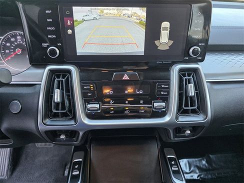 Used 2022 Kia Sorento S image 23