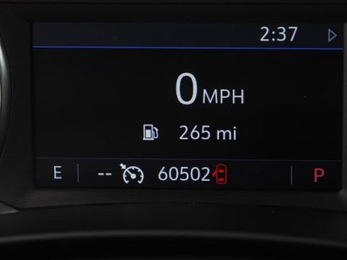 Used 2024 GMC Terrain SLT image 33