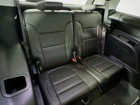 Used 2023 GMC Acadia SLT w/ Technology Package image 28