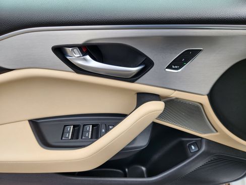 Certified 2025 Acura TLX w/ Technology Package image 18