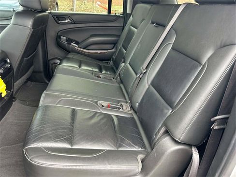 Used 2019 Chevrolet Suburban LT image 19